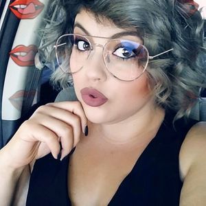 Meet your Posher, Ana